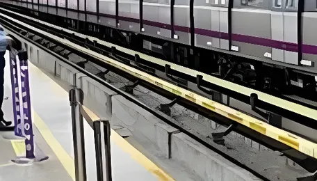 Mumbai Premium Rail Travel Gains Commuter Momentum