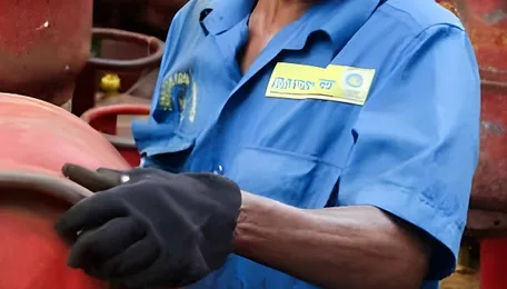 LPG price cut today: Commercial cylinders cheaper by over Rs 200 in Delhi and Kolkata; domestic rates remain unchanged