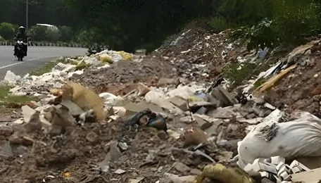 Gurugram Bus Stand Waste Dump Raises Civic Concerns
