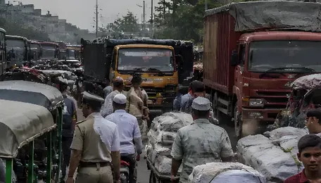 SP Mukherjee Marg Gets Temporary Bus Parking Plan as Delhi Traffic Tightens