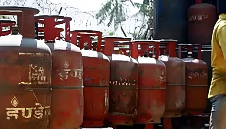 25,605 LPG distributorships in India, 17,677 in rural areas: Govt 