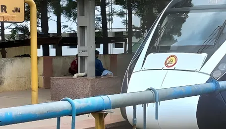 Bhubaneswar Rail Plans Expand Amrit Bharat Connectivity