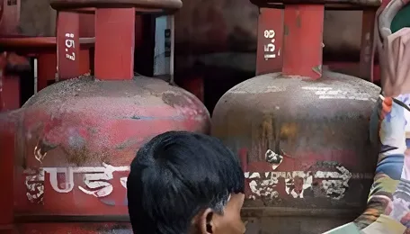 Domestic LPG prices increased by Rs 29, second hike amid ongoing Middle East crisis