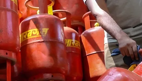 Surat LPG Distribution Gaps Expose Rural Crisis