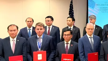 BSR signs crude oil purchase framework agreement with ExxonMobil Asia Pacific - Vietnam Investment Review 