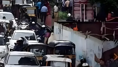Pune abandoned vehicles worsen urban road congestion