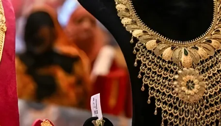 India gold shares fall on Modi comments 
