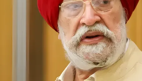 Energy retail outlets double to over 1 lakh by 2025: Hardeep Singh Puri 