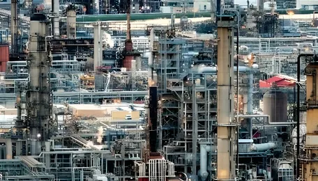 Goldman Warns Oil Could Hit $120 as Middle East War Drags On