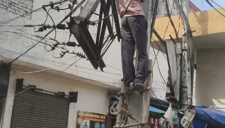Overloaded truck rams into electricity pole, triggers 17-hour blackout in Kabir Nagar 