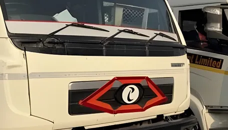 TrucksUp partners with IOC to introduce XTRAPOWER-fleet card