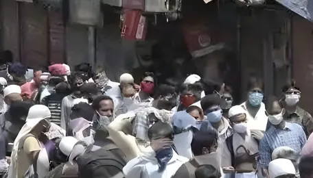 Ahmedabad Udhna Station Crowd Surge Tests Infrastructure