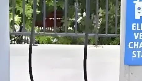 Delhi’s New EV Policy Targets 25,000 Charging Stations In Five Years; Focus On Affordability, Battery Recycling 