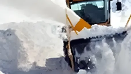 Srinagar-Leh highway closed after Zojila avalanche, 3 drivers rescued 