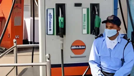 Govt bars bulk industrial petrol, diesel purchases through petrol pumps
