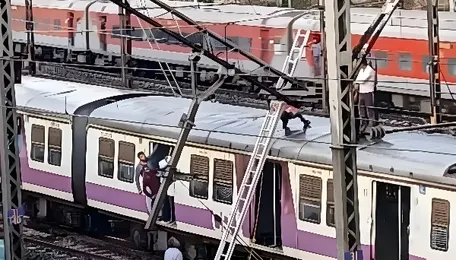 Mumbai Train Services Disrupted by Engineering Issue