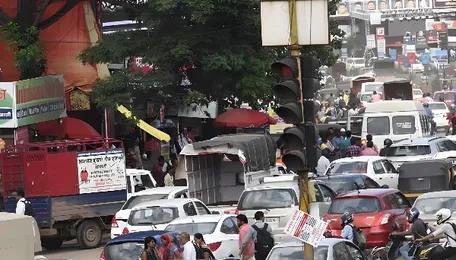 NHAI identifies 15 key traffic bottlenecks in Pune for priority fix | Hindustan Times 