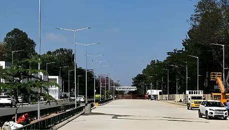 Kamraj Road Metro: Long Delays Impact Bengaluru Traffic 