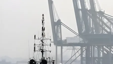 Singapore Sept petrochemical exports fall anew; feedstock risks weigh on outlook
