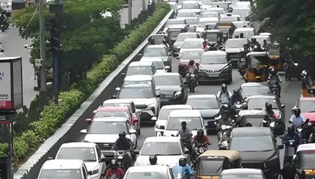 Hyderabad Plans Dedicated JNTU Raidurgam Traffic Route