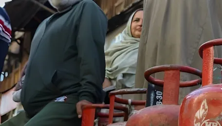 Oil shortages escalate from wars in Iran and Ukraine, with few signs of relief 