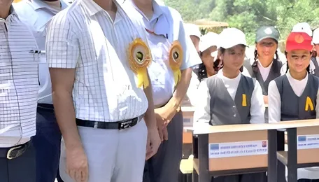NHPC provides desks to Dalhousie school 