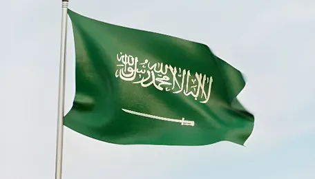 Saudi Oil Exports Rebound at Hormuz While East-West Pipeline Remains Offline