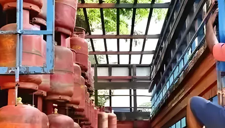 Government pushes faster PNG rollout amid Gulf crisis