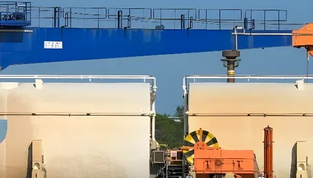 Pakistan Weighs Direct LNG Imports for Power Plants to Ease Energy Crisis