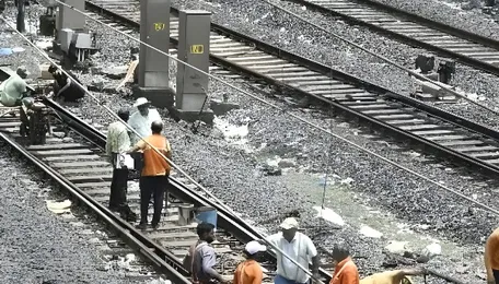 Mumbai WR Cancels Suburban Trains On January 12 and 13