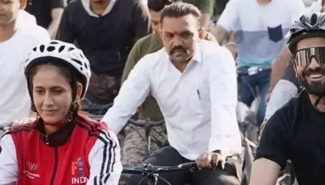 Ahmedabad Cycling Network Vanishes From Major Roads