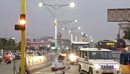 Chennai Traffic Signal Failure Disrupts Daily Commutes