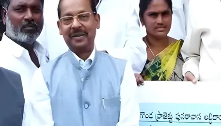 CM Babu hands over Rs 200 crore compensation to Veligonda displacees 