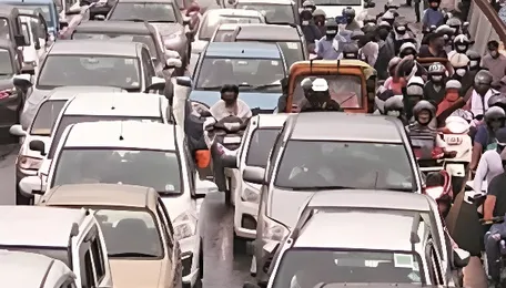 Barapullah flyover merges into 2-lane stretch, traffic police seek redesign 
