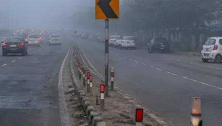 Gurugram Road Safety Alert: 48 Highway Spots Face Fog Risk 