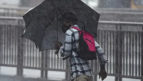 Mumbai Monsoon Alert Signals Weather Disruption Ahead