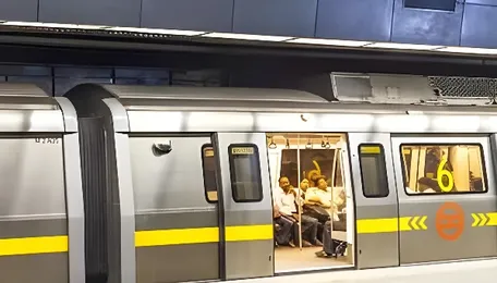 Maha Metro, PMC inspect Vanaz-Chandni Chowk stretch ahead of Metro line extension