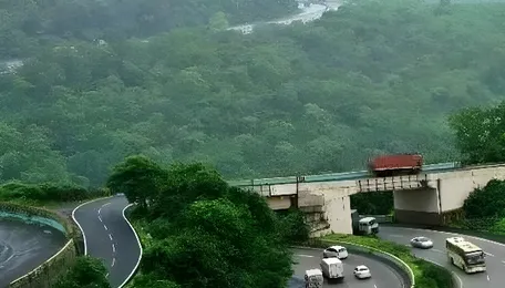 Mumbai – Pune Expressway Aerial View Showcases Stunning Western Ghats Scenery Online Today