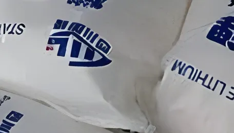 Global lithium-ion battery pack prices fall to $108/kWh, says BNEF