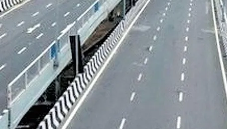 Govt to monitor state of highways, acquire survey vehicles to find potholes 