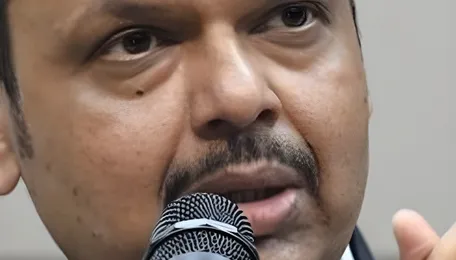 Maharashtra CM launches Dharavi Experience Centre 