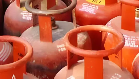 Ahmedabad LPG price shock hits food businesses