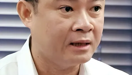 The chairmen of Petrovietnam and Petrolimex share the 'behind-the-scenes' story of supplying 25 million barrels of oil and reducing fuel prices for the people. 