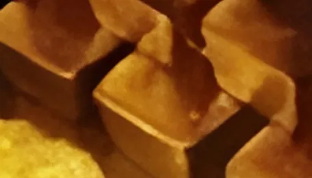 UBS lifts gold outlook, sees prices rising to $5,000/oz in 2026