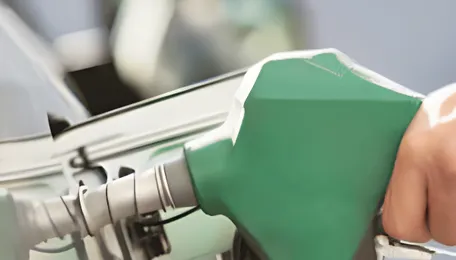 India’s Ethanol Boom Is Outpacing Its Cars, Why Flex Fuel Vehicles Are Now an Economic Imperative 