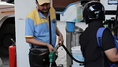 India Has Sufficient Fuel Supplies Despite Geopolitical Tensions, Says Petroleum Ministry 