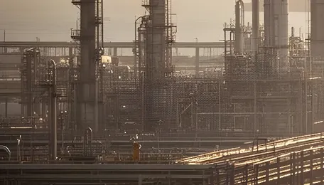 Even with a Middle East ceasefire, crude supply normalization could take 2–3 years… refining and chemical stocks diverge sharply 