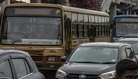 Kilambakkam Traffic Snarls Expose Missing Pedestrian Link