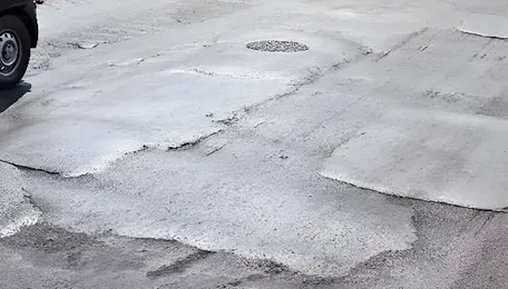 Mumbai Eastern Express Highway Roads Remain Uneven After Monsoon Repairs As Commuters Report Daily Disruptions