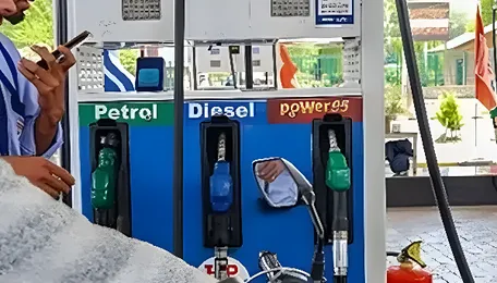 Hyderabad Petrol And Diesel Rates Hold Amid Global Oil Market Volatility